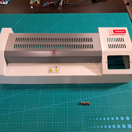 Capot + vis de plastifieuse intimus PL-320 Capot + vis de plastifieuse intimus PL-320